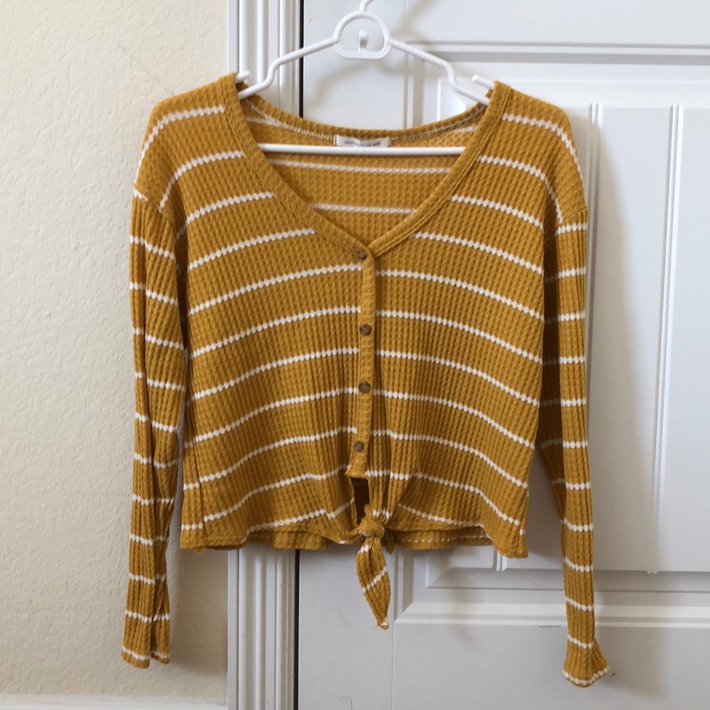 Long Sleeve Cropped Button Down Shirt